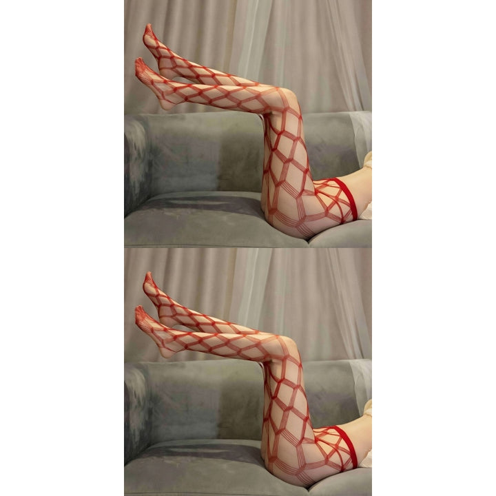 Bold Diamond Crisscross Fishnet Stockings